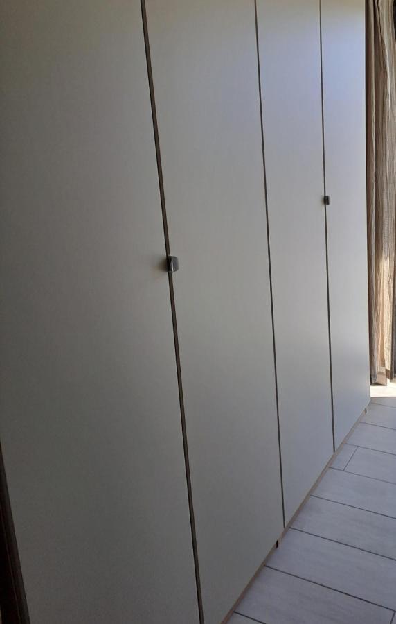 Fiumicino Airport Sunflower Room Ngoại thất bức ảnh